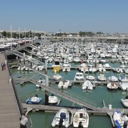 T3 En Centre-ville Avec Terrasse Et Parking Prive A - Fr-1-71-90 * رويا